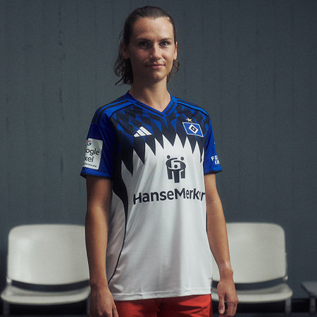 HSV Signiertes + getragenes Shooting-Heimtrikot Pauline Machtens #28