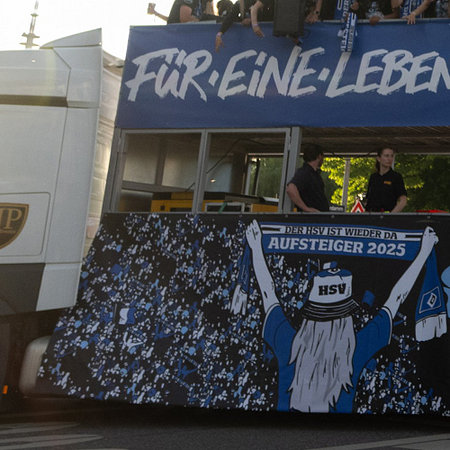 HSV Truck-Banner Aufstiegsfeier Nr. 17