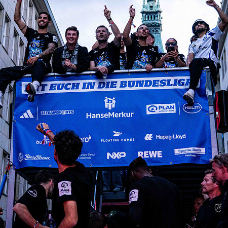 HSV Truck-Banner Aufstiegsfeier Nr. 5