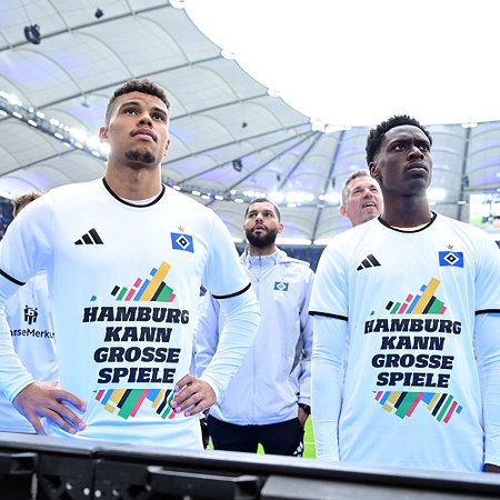 Signiertes & getragenes Olympia-Aufwärmshirt vs. Freiburg (Gr. L)