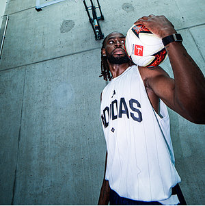 Signiertes Shooting-Top Jordan #23